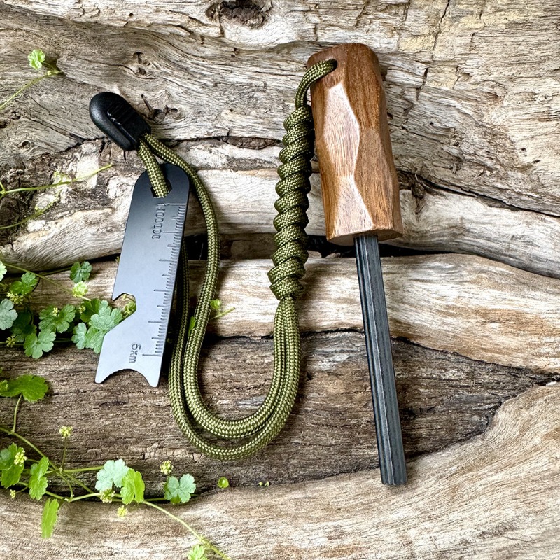 Hexagonal Firestone Rod Wooden - đánh giá và giá Ferro Rod Striker